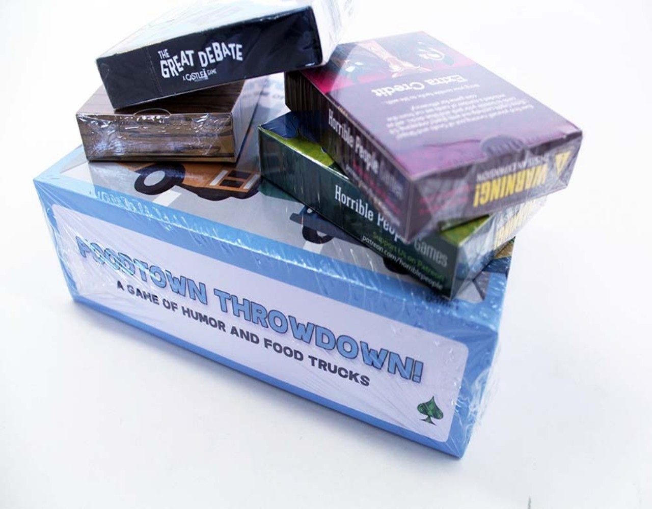 Learn about the benefits of going boxless for your custom card game.